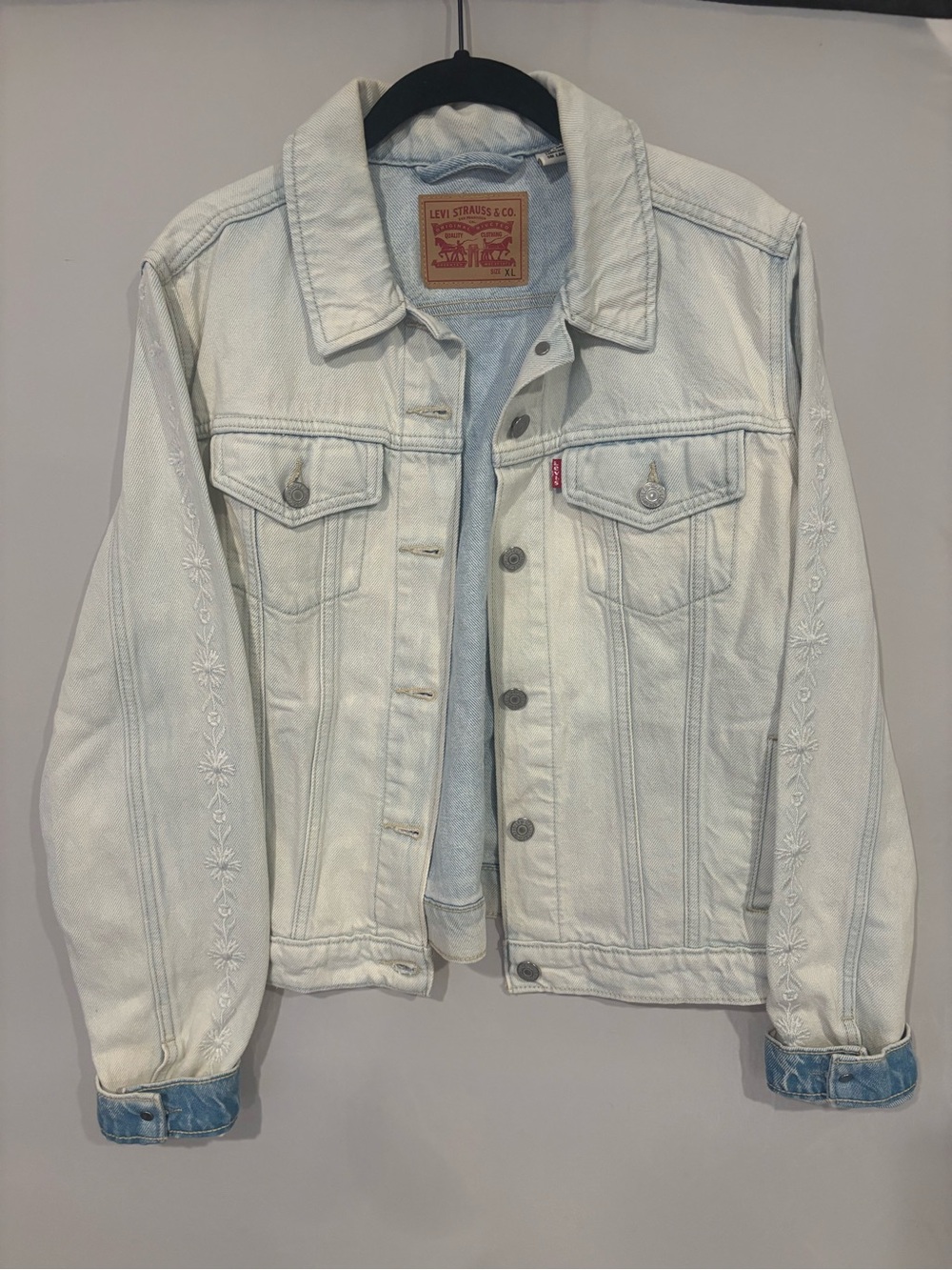 Levi's Off-White Light Blue Floral Embroidered Sleeve Denim Trucker Jacket